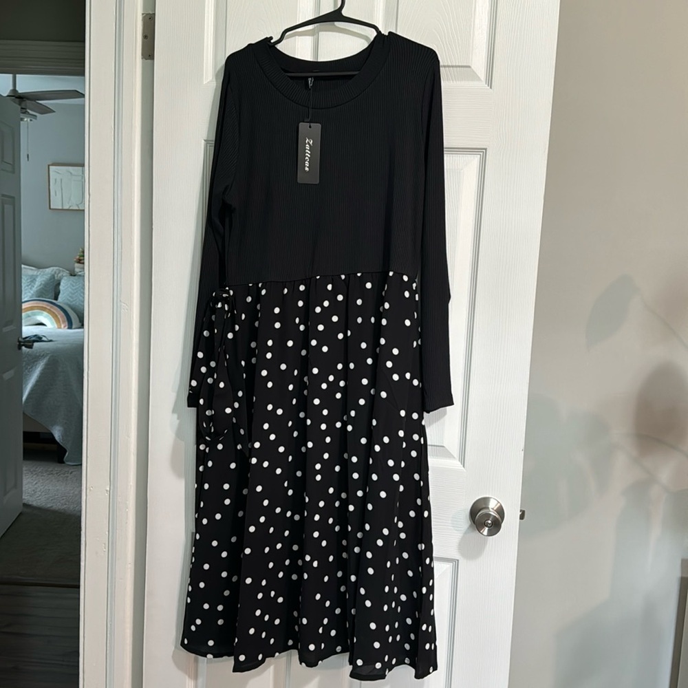 Nwt zattcus two toned dress